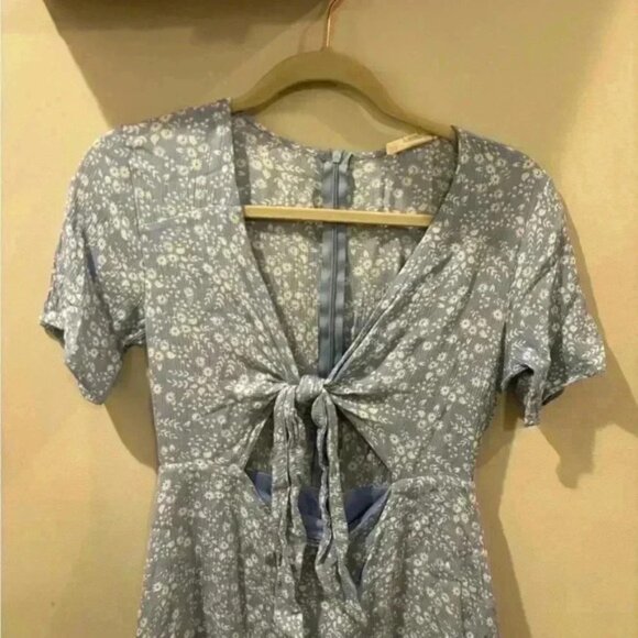 LA Hearts Ditsy Floral Dress - Picture 4 of 5